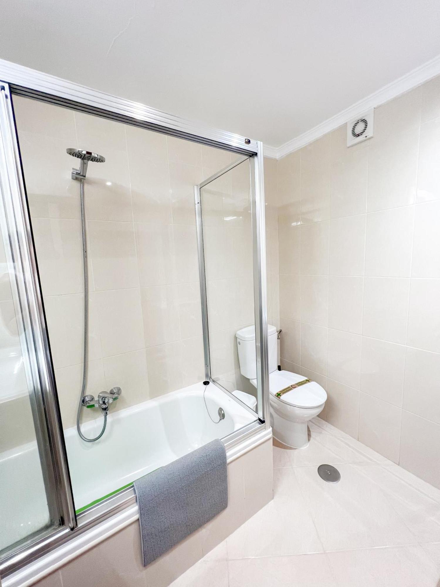 Апартаменти Cozy Flat With Sea Views La Torre Торремолінос Екстер'єр фото